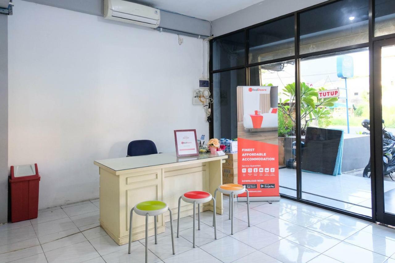 Reddoorz Near Ahmad Yani Airport 3 Hotel Semarang Exterior photo